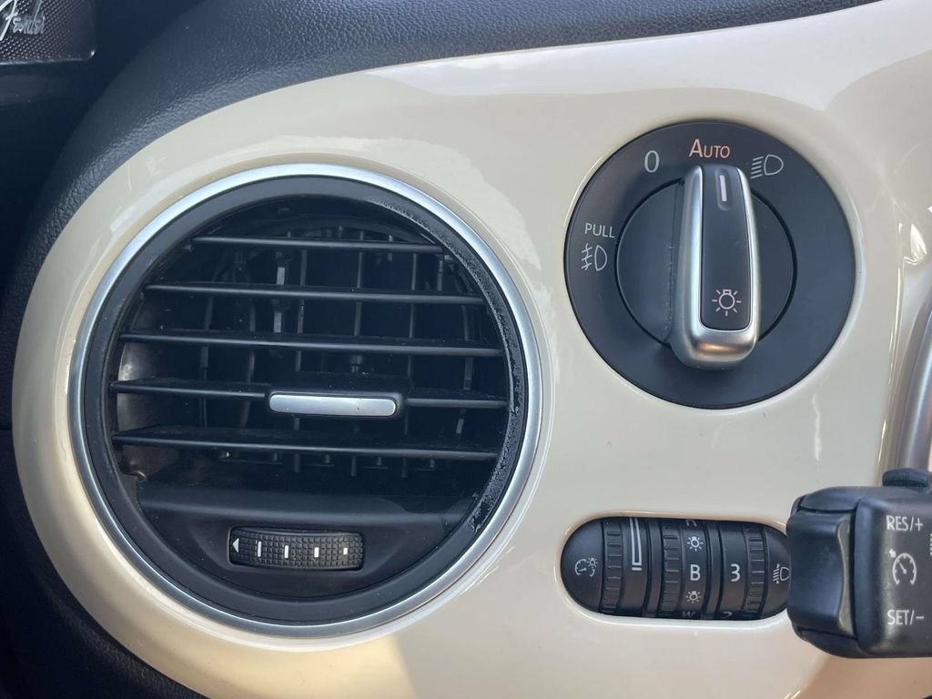 Used 2019 Volkswagen Beetle 2.0T Final Edition SEL FWD image 20