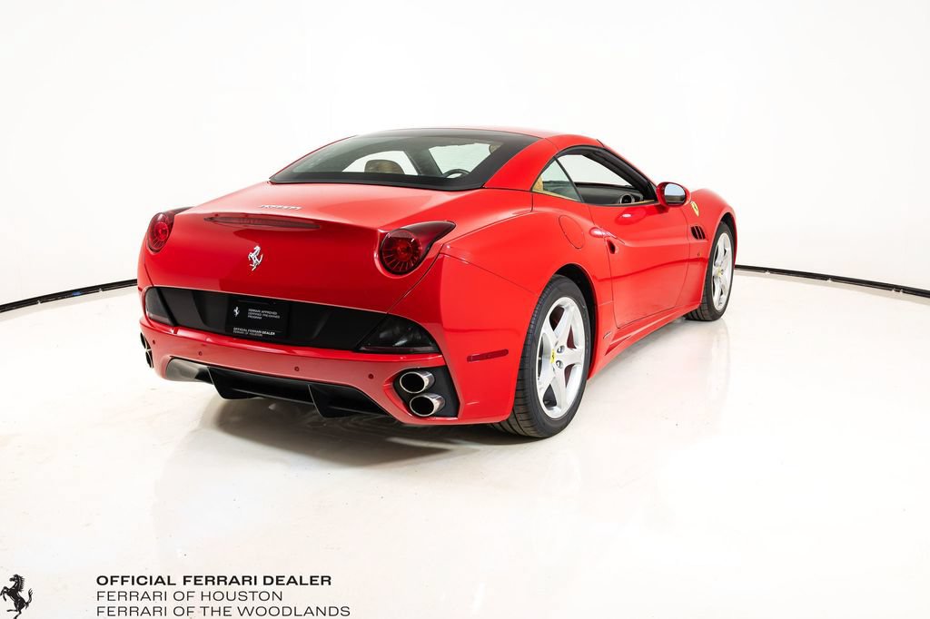 Used 2010 Ferrari California RWD image 30