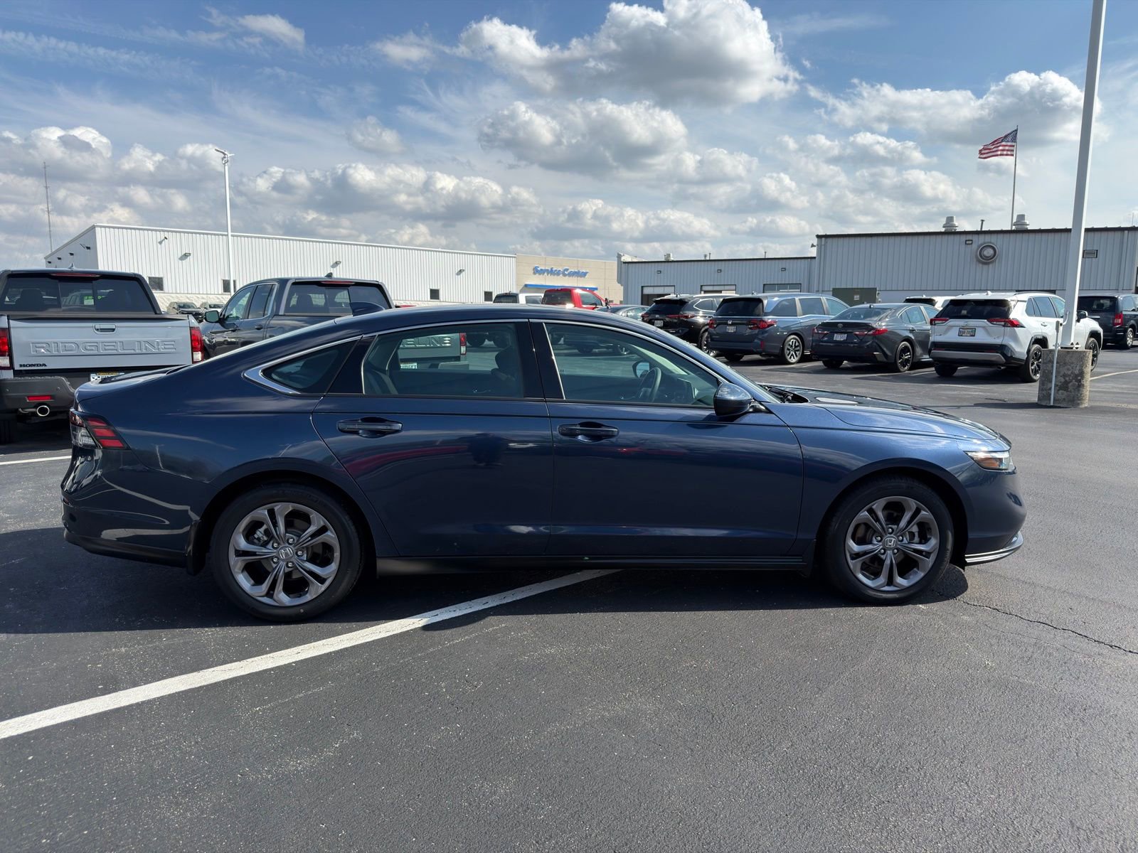 Used 2023 Honda Accord EX image 9