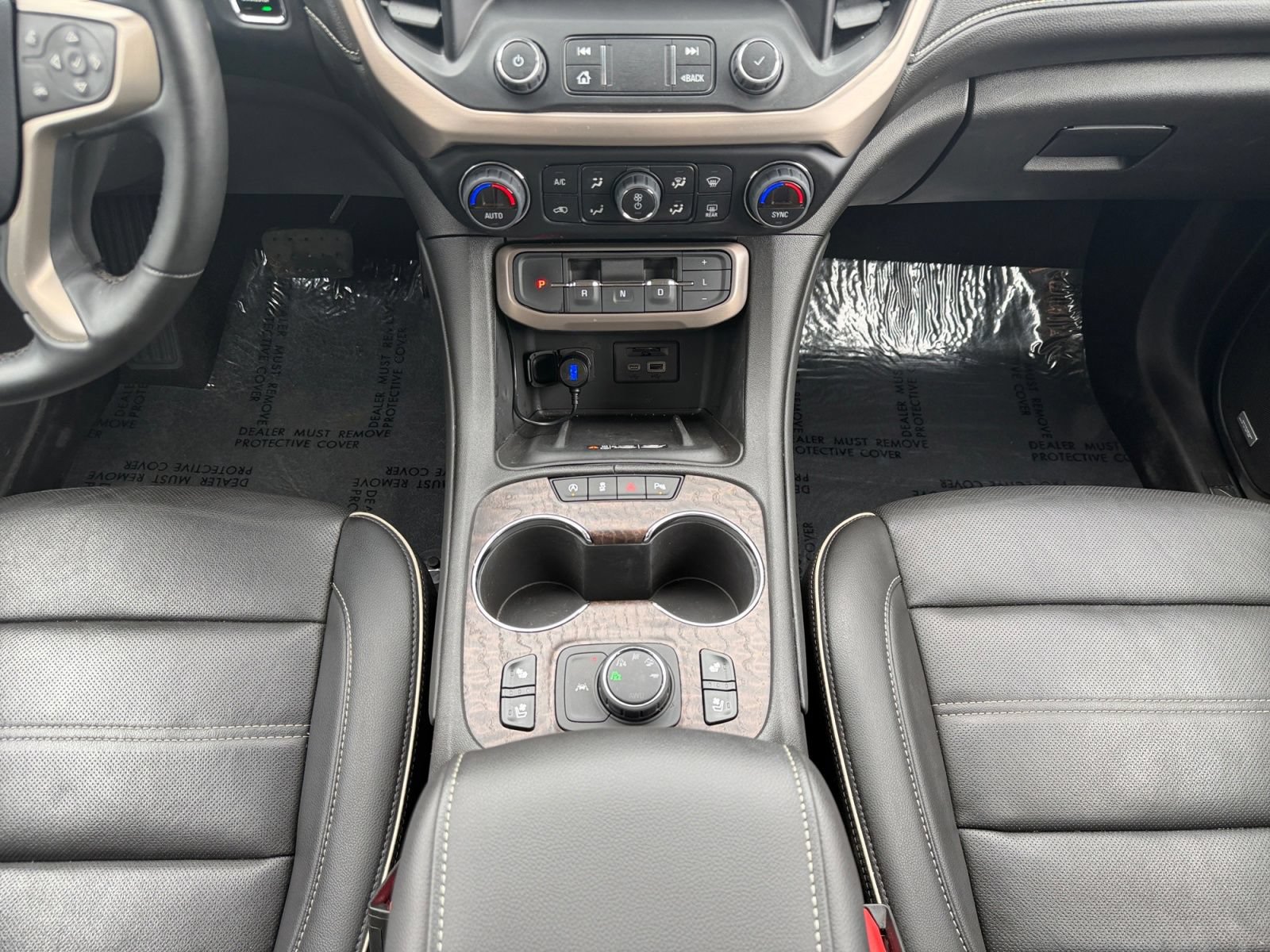 Used 2023 GMC Acadia Denali w/ Denali Ultimate Package AWD/4WD image 12