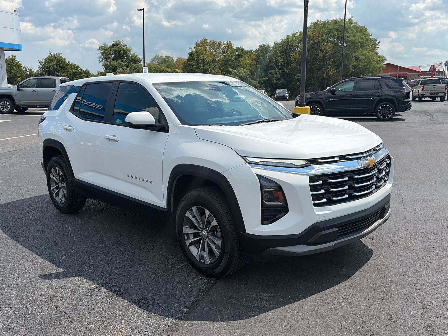 Used 2026 Chevrolet Equinox LT AWD/4WD image 7