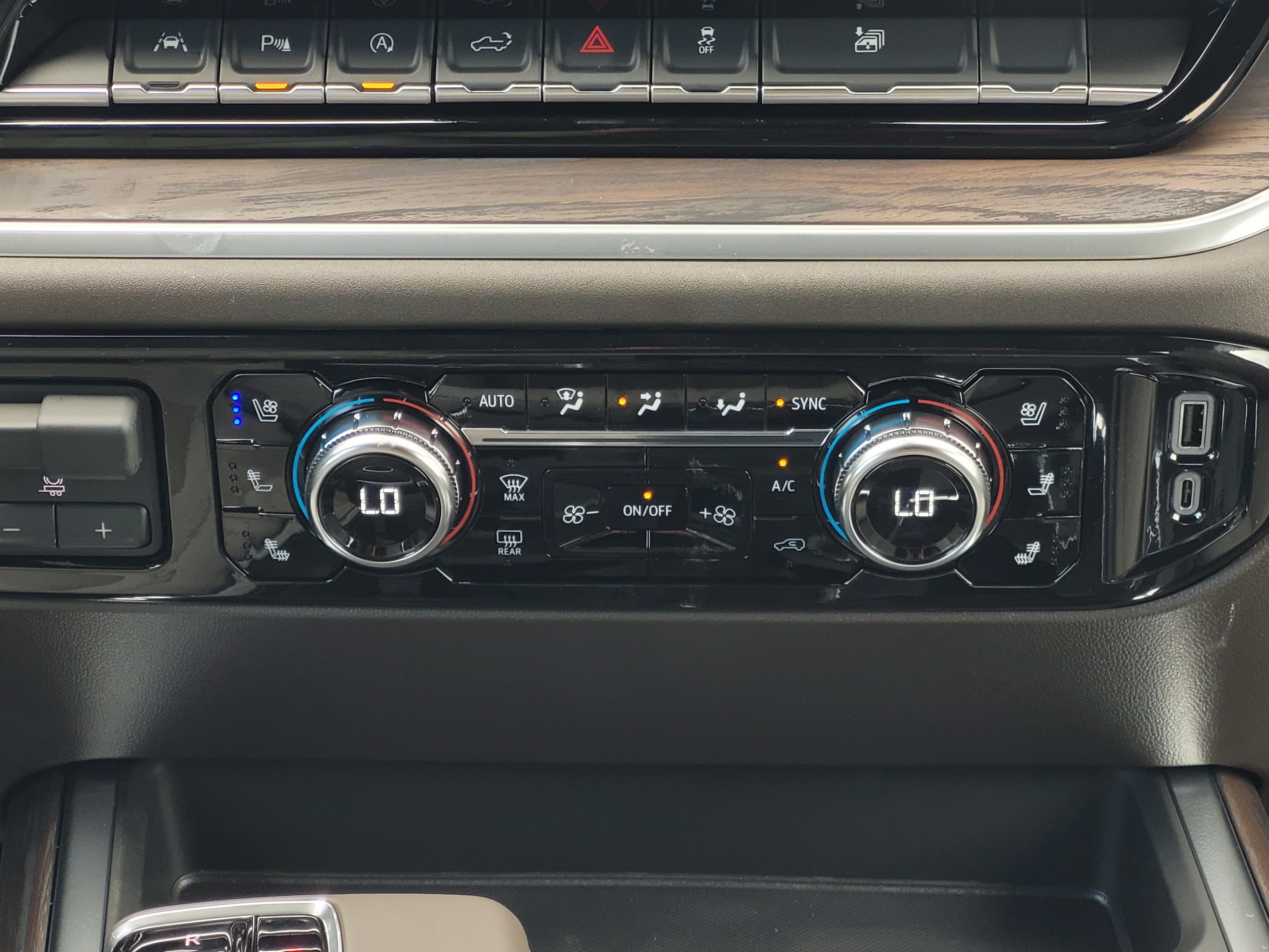 New 2026 GMC Sierra 1500 SLT AWD/4WD image 15