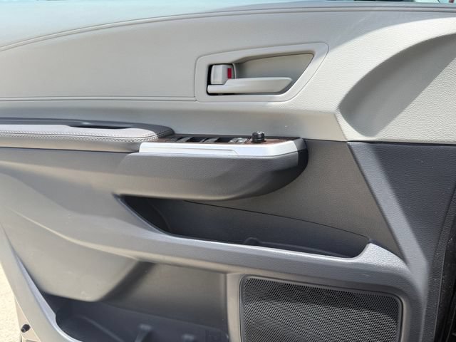 Used 2023 Toyota Sienna LE w/ LE Plus Package FWD image 21