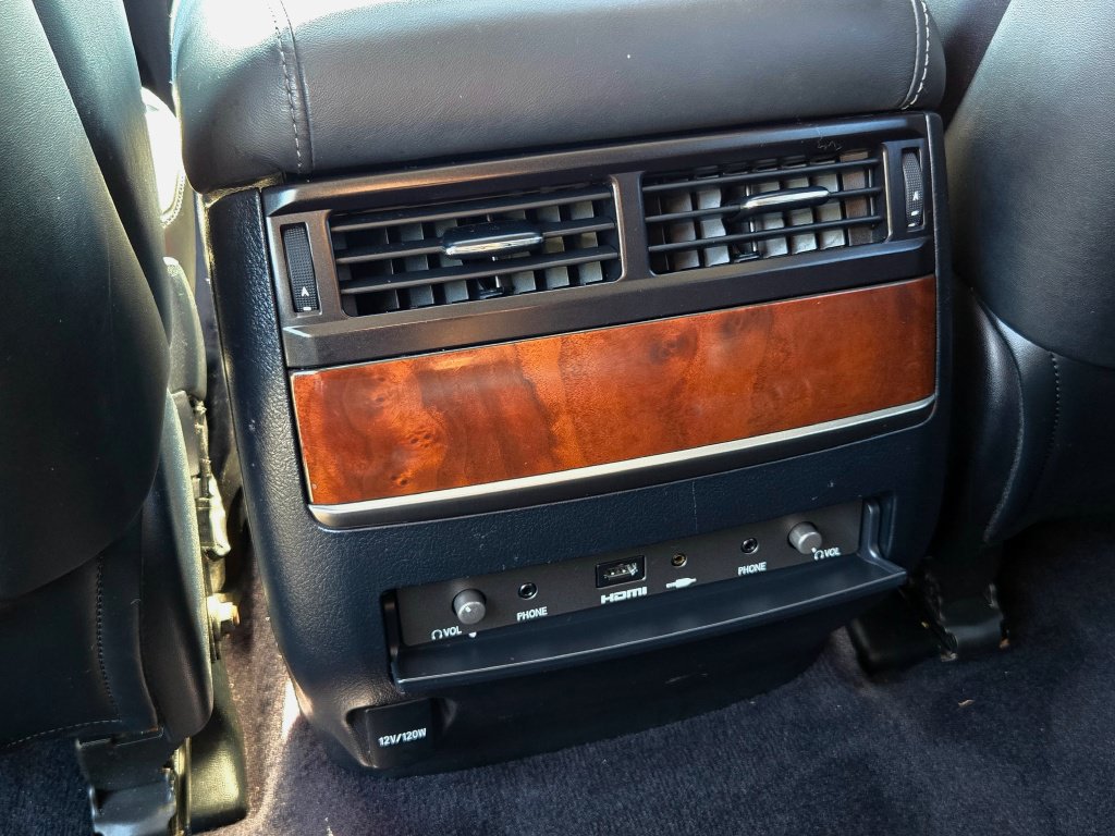 Used 2017 Lexus LX 570 4WD image 32
