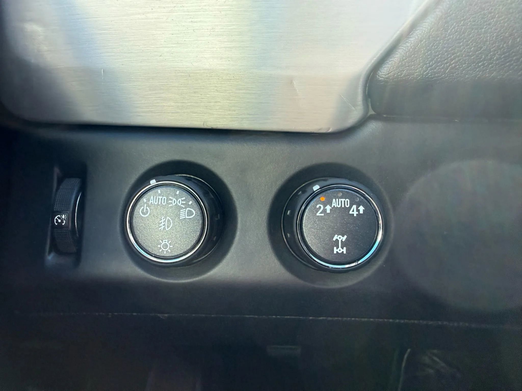 Used 2020 GMC Yukon SLT image 25