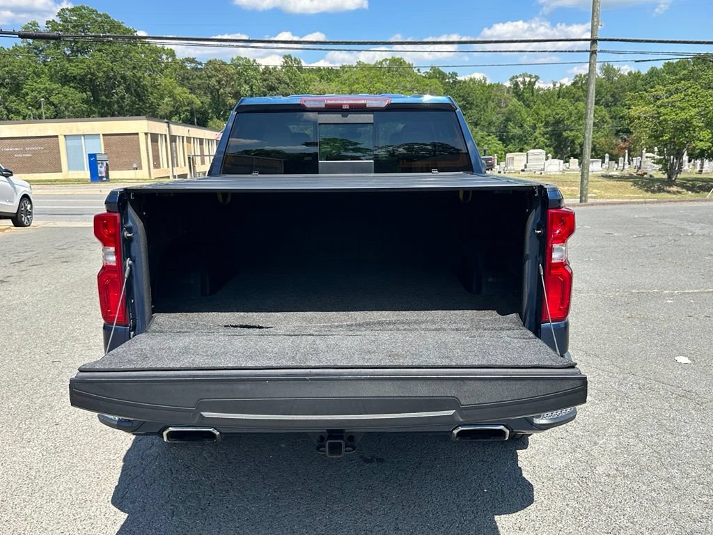 Used 2019 Chevrolet Silverado 1500 High Country w/ Technology Package AWD/4WD image 9