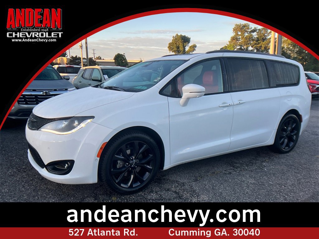 Used 2020 Chrysler Pacifica Limited w/ Quick Order Package 27H Red S