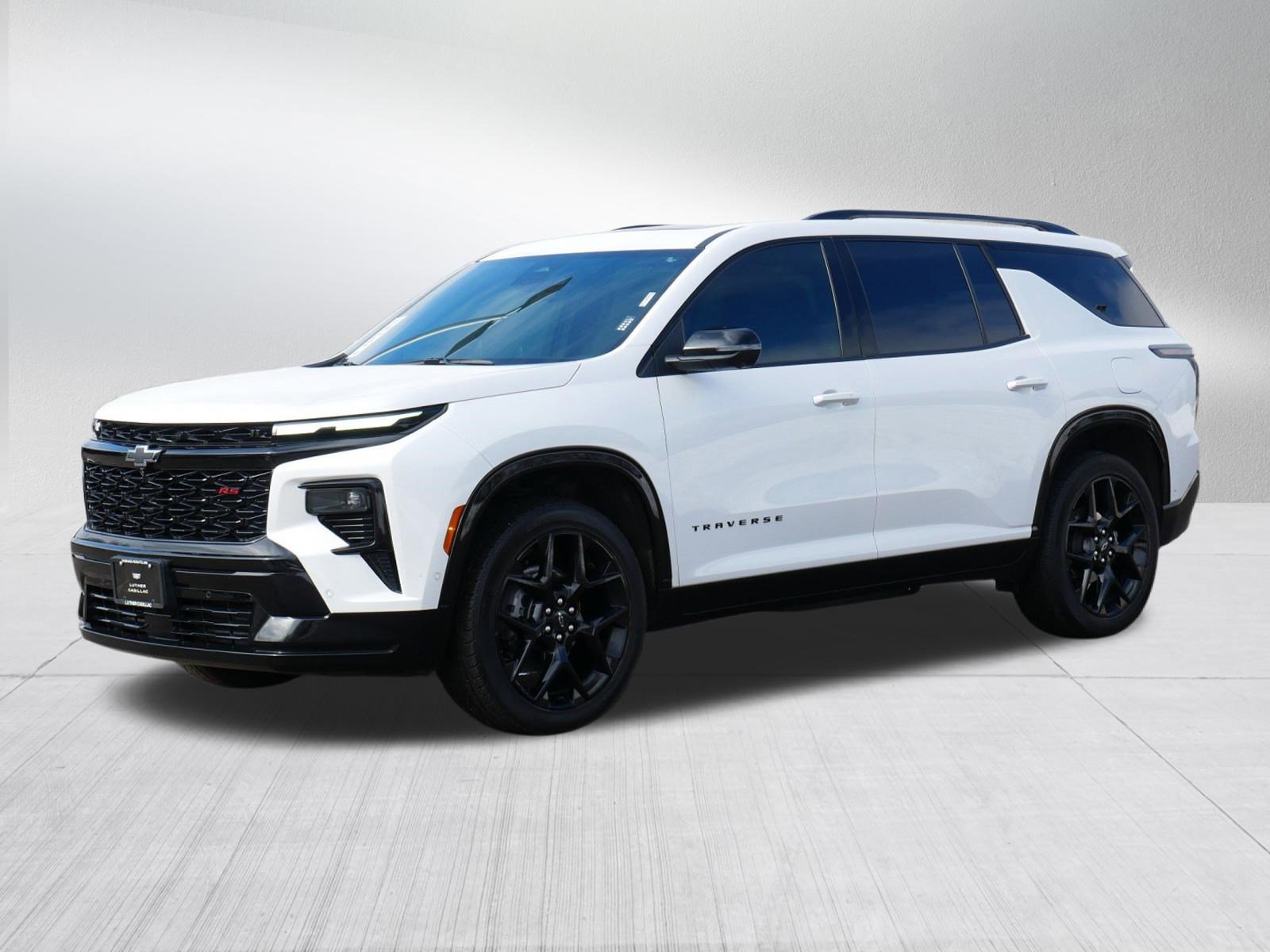 Used 2024 Chevrolet Traverse RS image 3