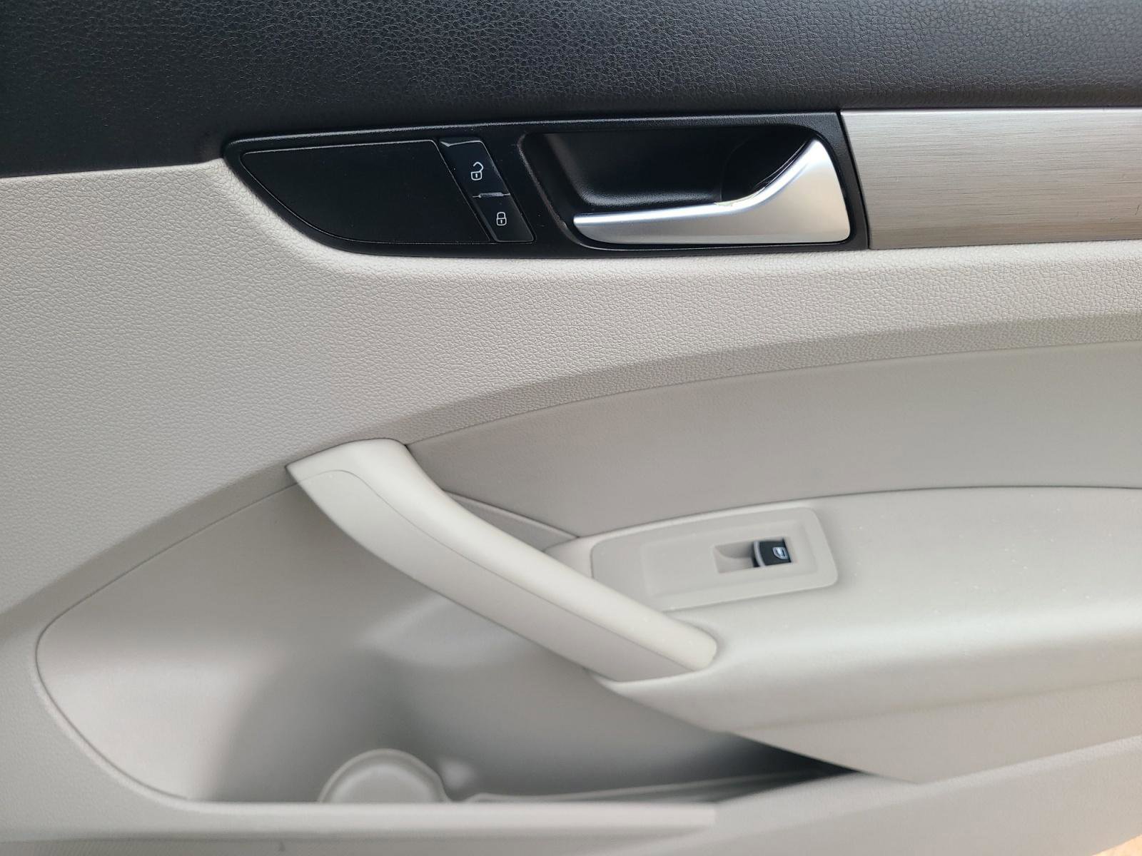 Used 2014 Volkswagen Passat 2.5 SE FWD image 22