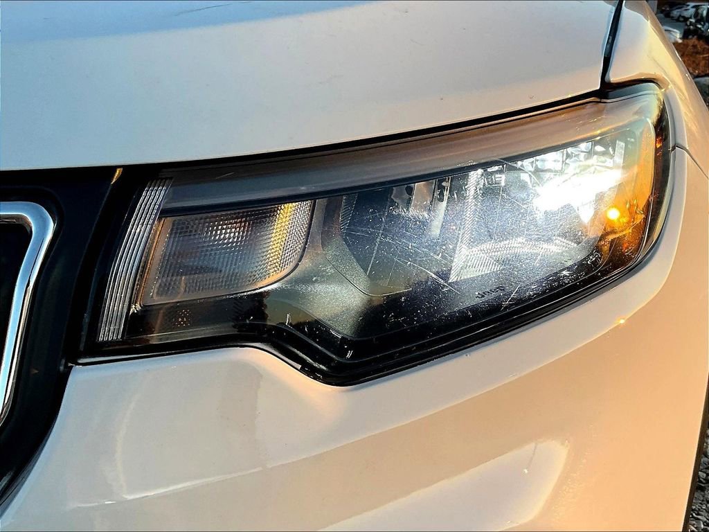 Used 2022 Jeep Compass Latitude image 24