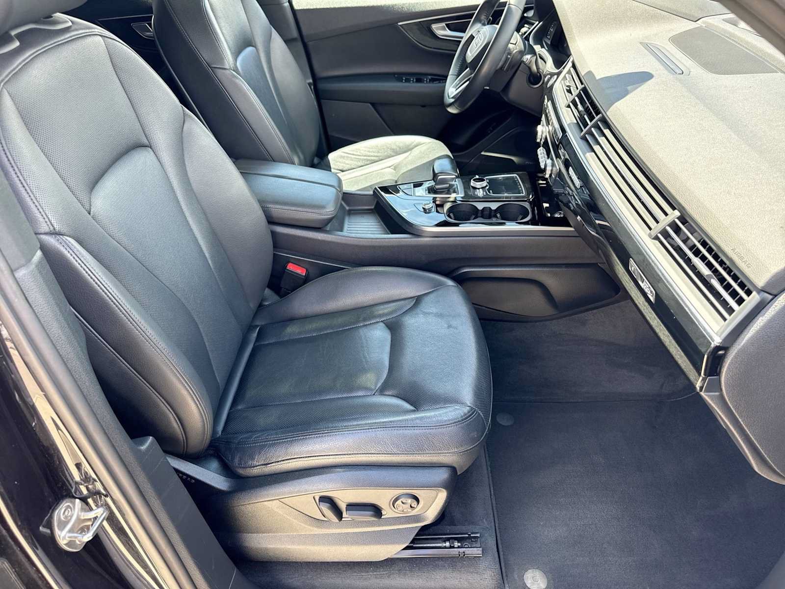 Used 2018 Audi Q7 3.0T Prestige w/ Prestige Package AWD/4WD image 24