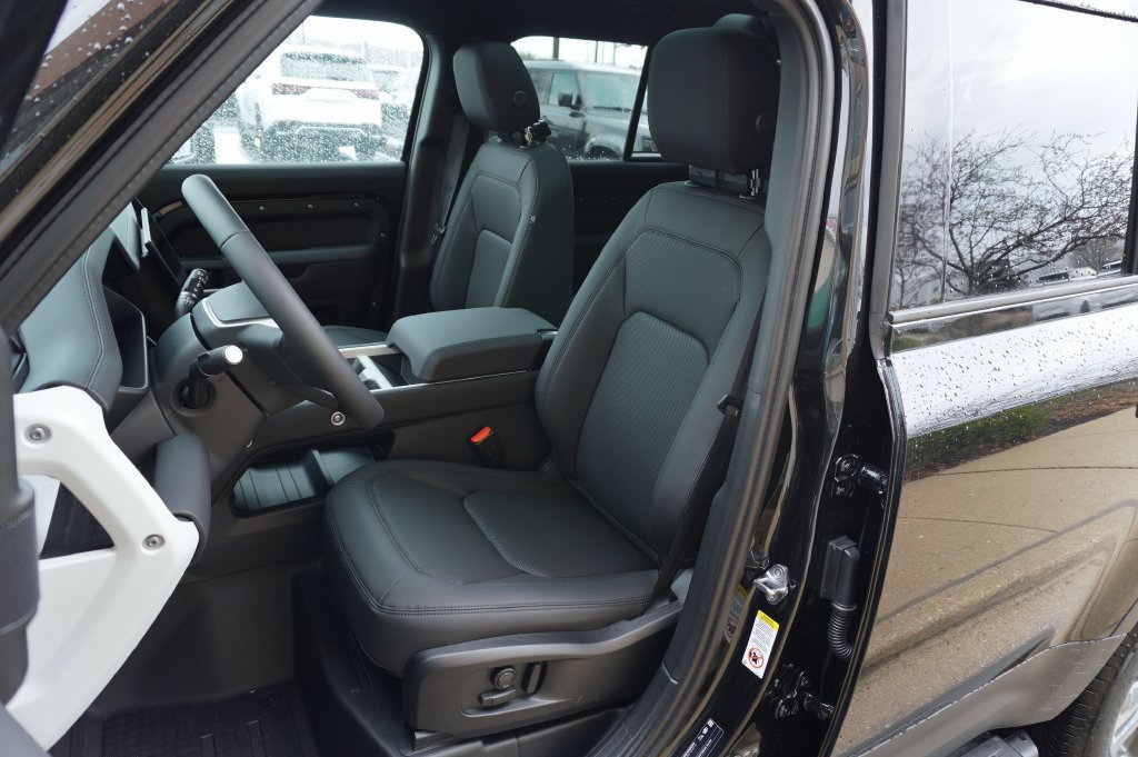 Used 2026 Land Rover Defender 110 S AWD/4WD image 13