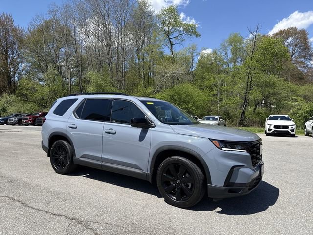Used 2025 Honda Pilot Black Edition image 11