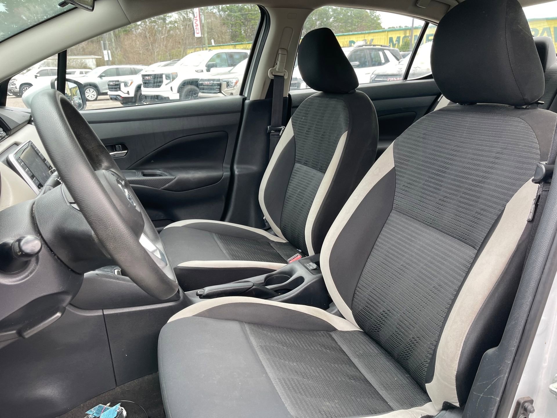 Used 2021 Nissan Versa SV image 13