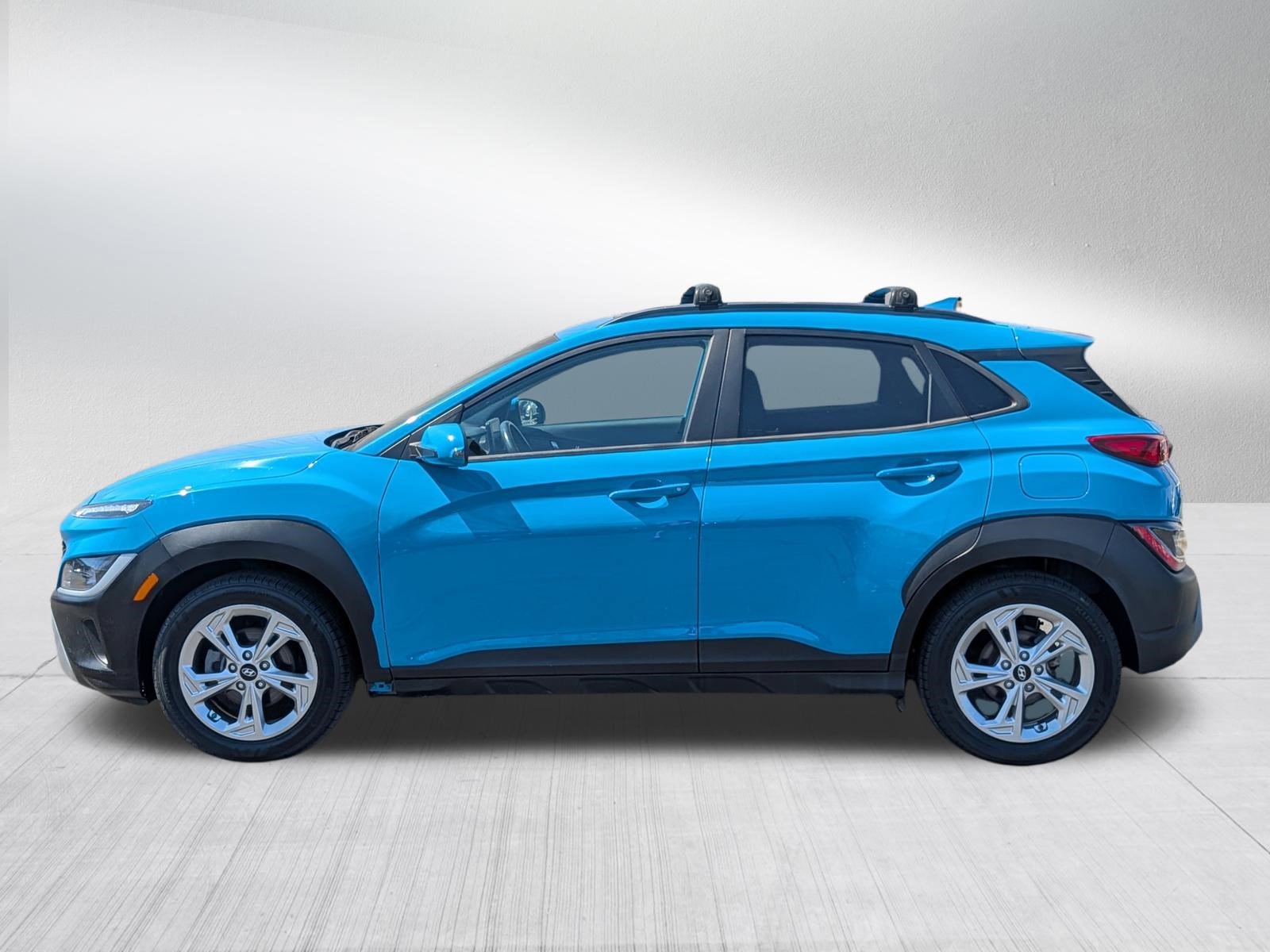 Used 2022 Hyundai Kona SEL w/ Convenience Package FWD image 4