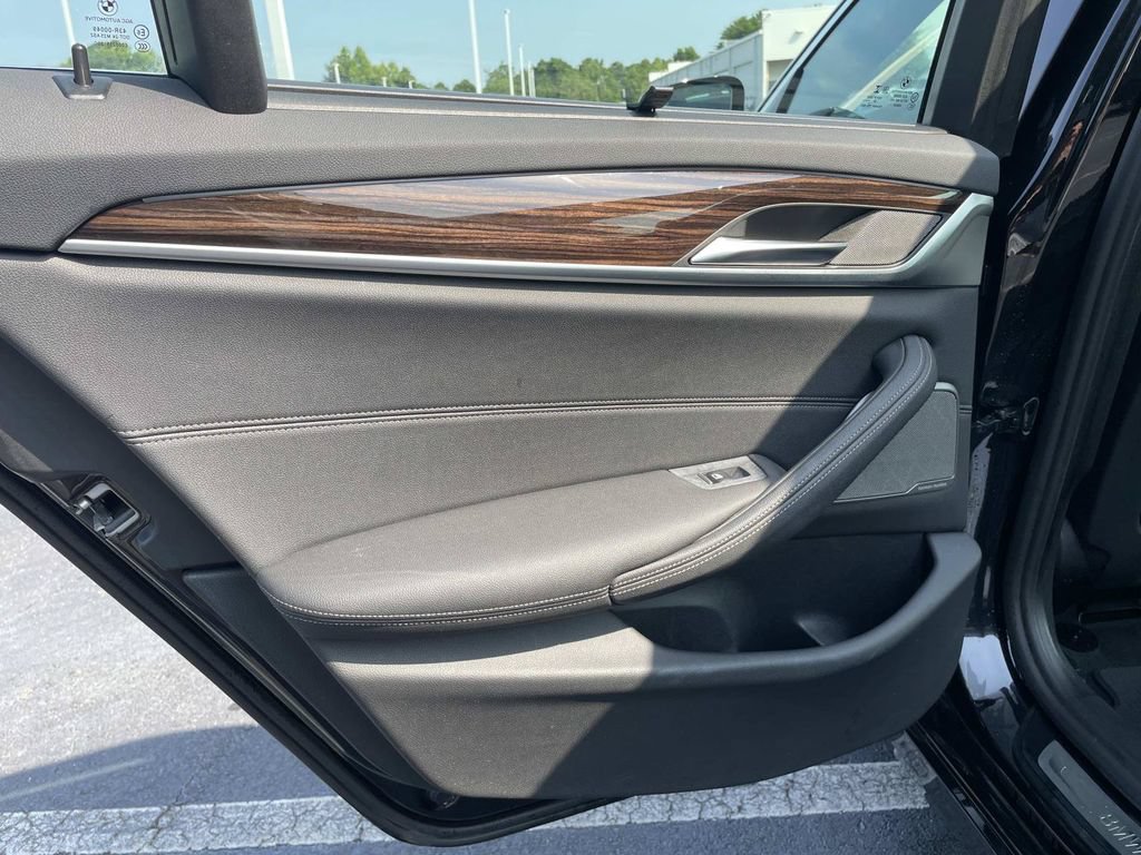 Used 2021 BMW 530i RWD image 13