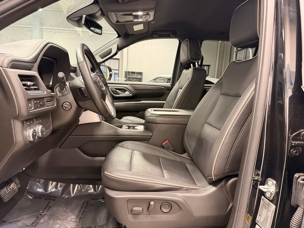 Used 2023 GMC Yukon SLT w/ SLT Luxury Package image 24