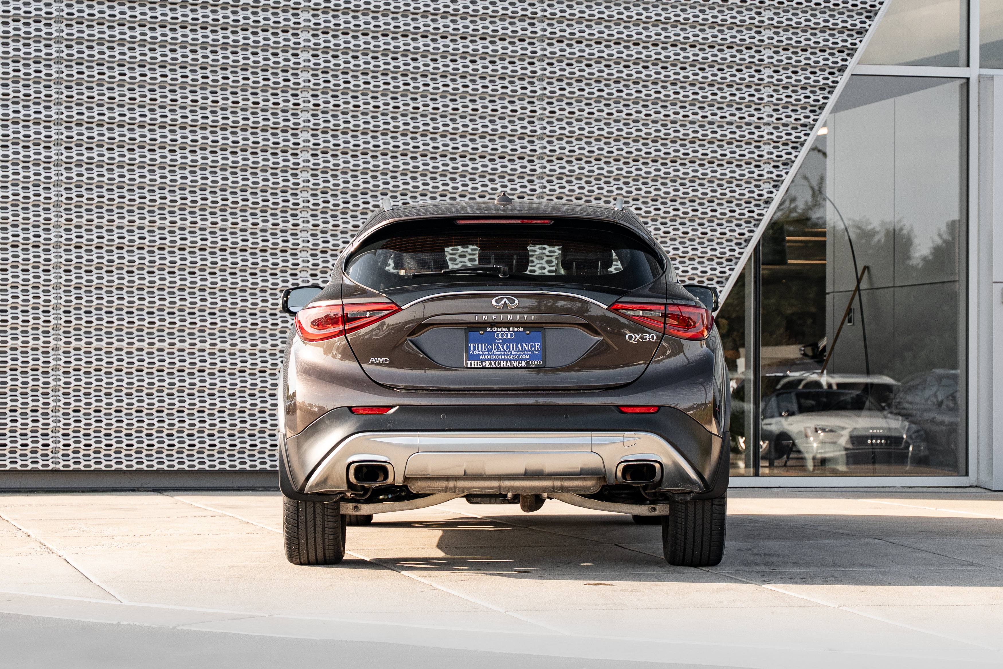 Used 2018 INFINITI QX30 Premium w/ Navigation Package AWD/4WD image 26