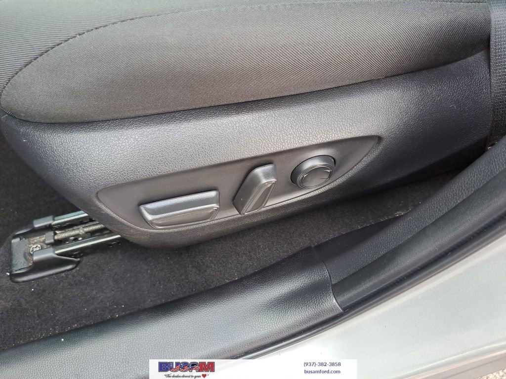 Used 2022 Toyota RAV4 XLE w/ XLE Grade Weather Package image 12