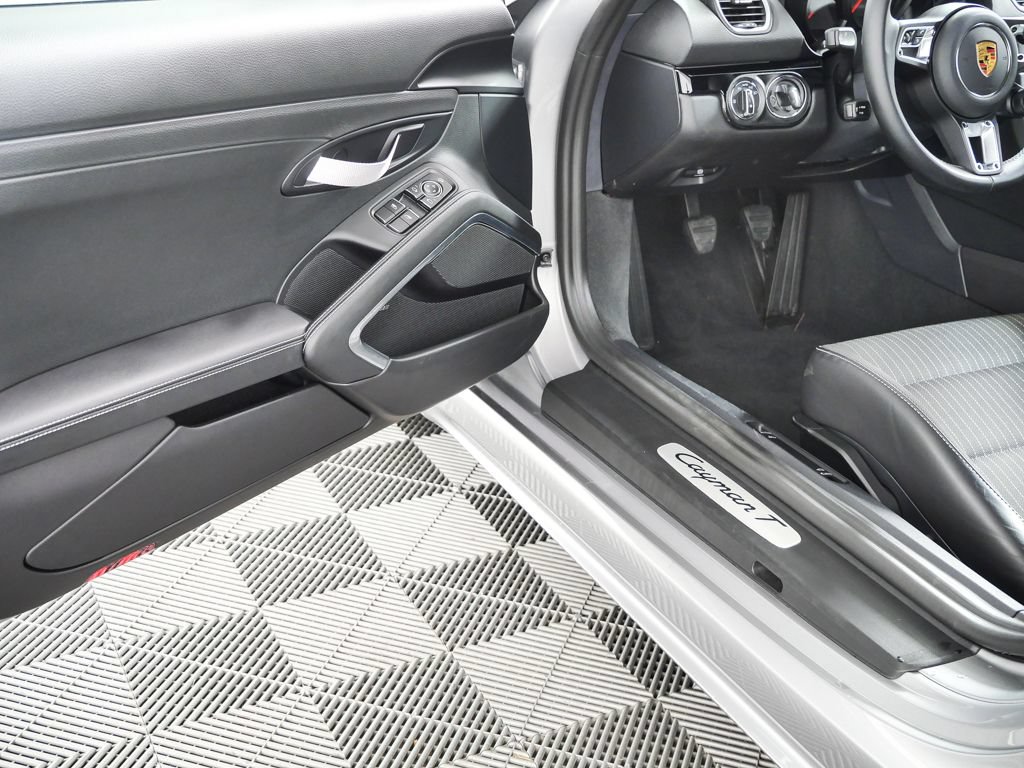 Certified 2022 Porsche 718 Cayman RWD image 8