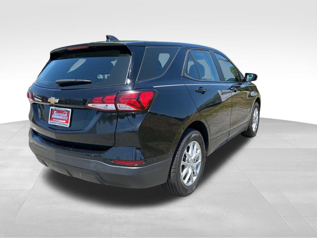 Used 2023 Chevrolet Equinox LS FWD image 9