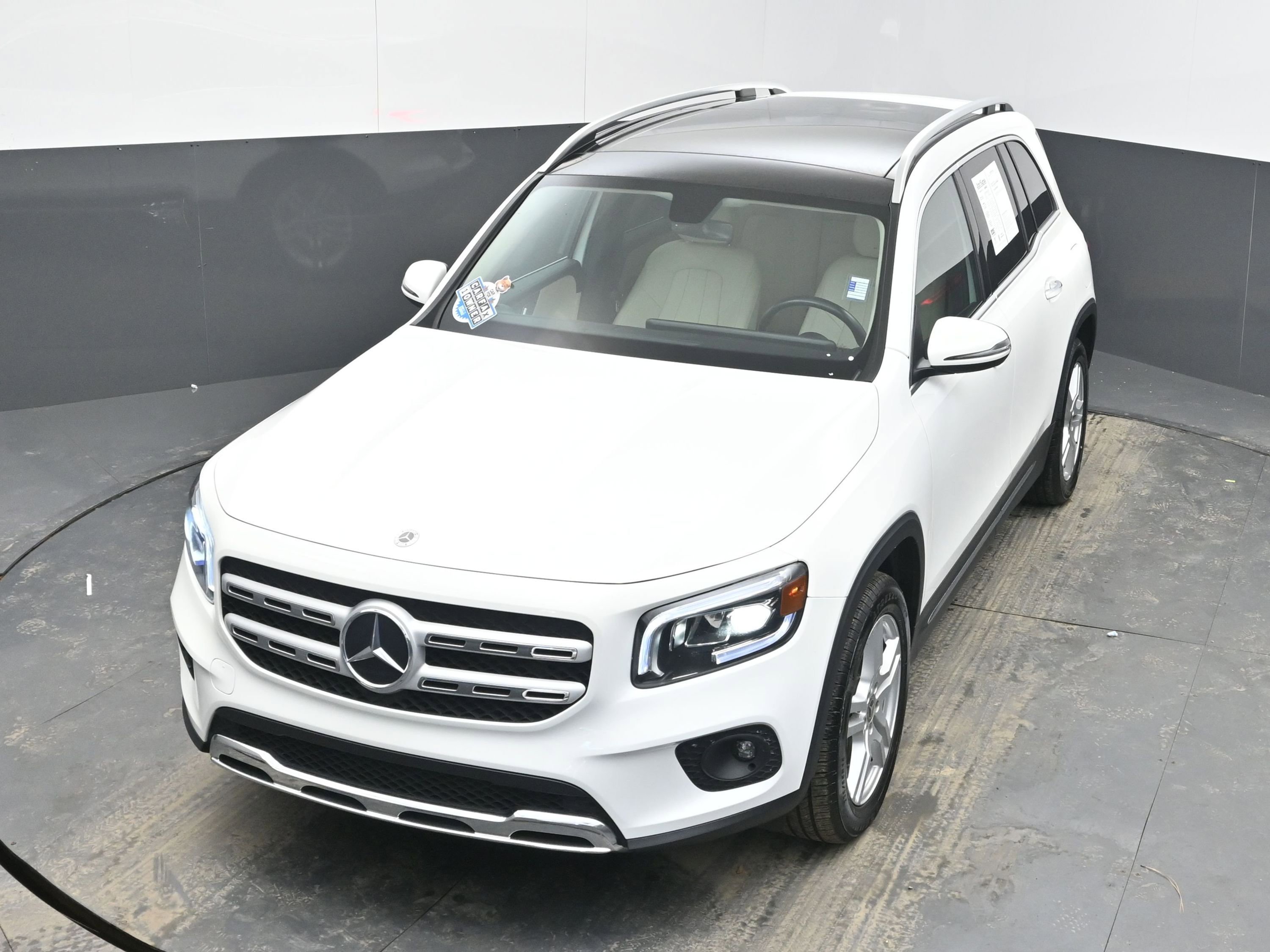 Used 2023 Mercedes-Benz GLB 250 4MATIC w/ Premium Package image 33