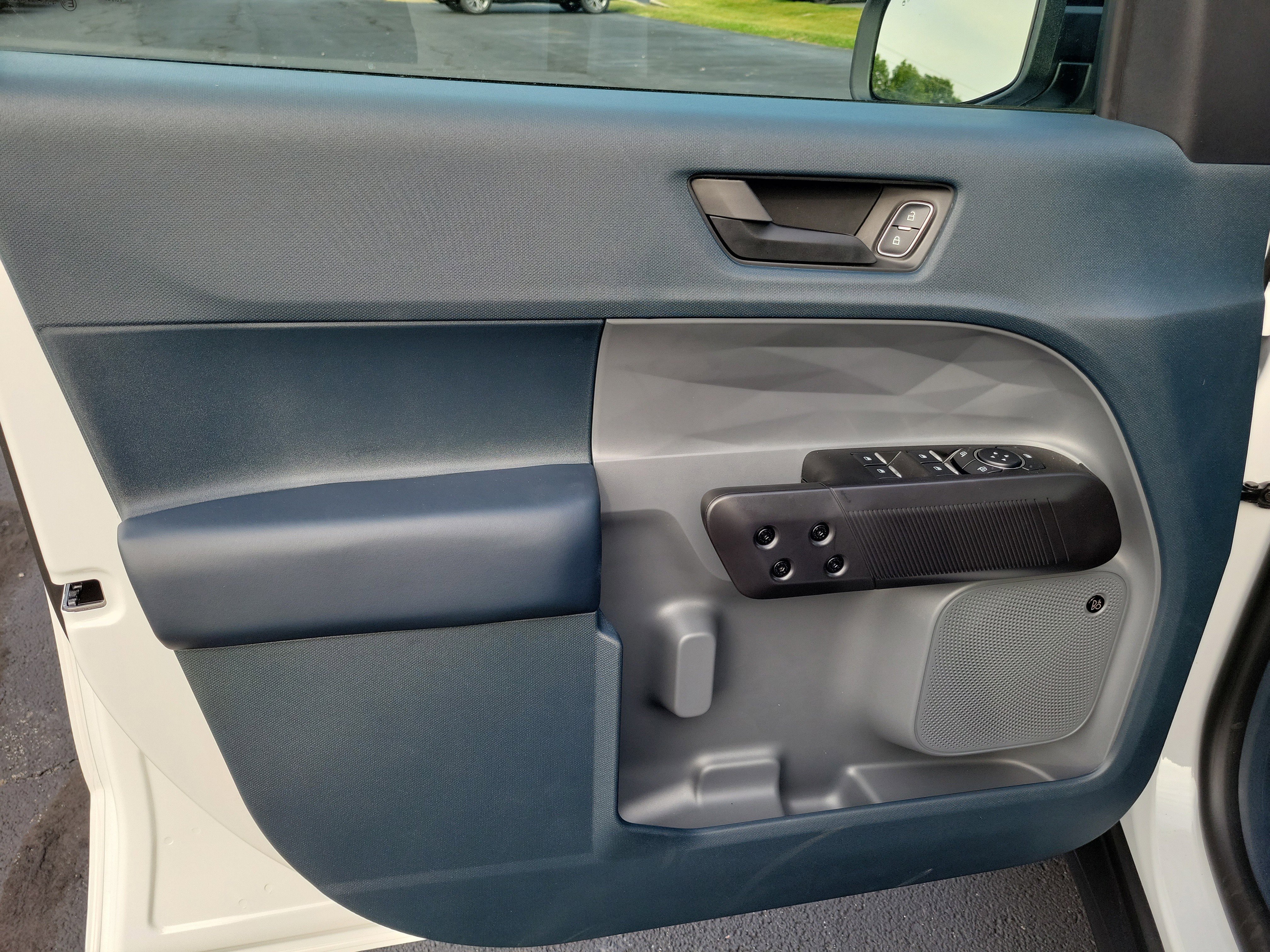 New 2025 Ford Maverick Lariat w/ Black Appearance Package image 14