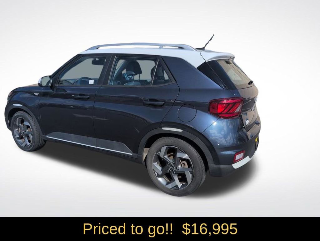 Certified 2023 Hyundai Venue Limited image 3