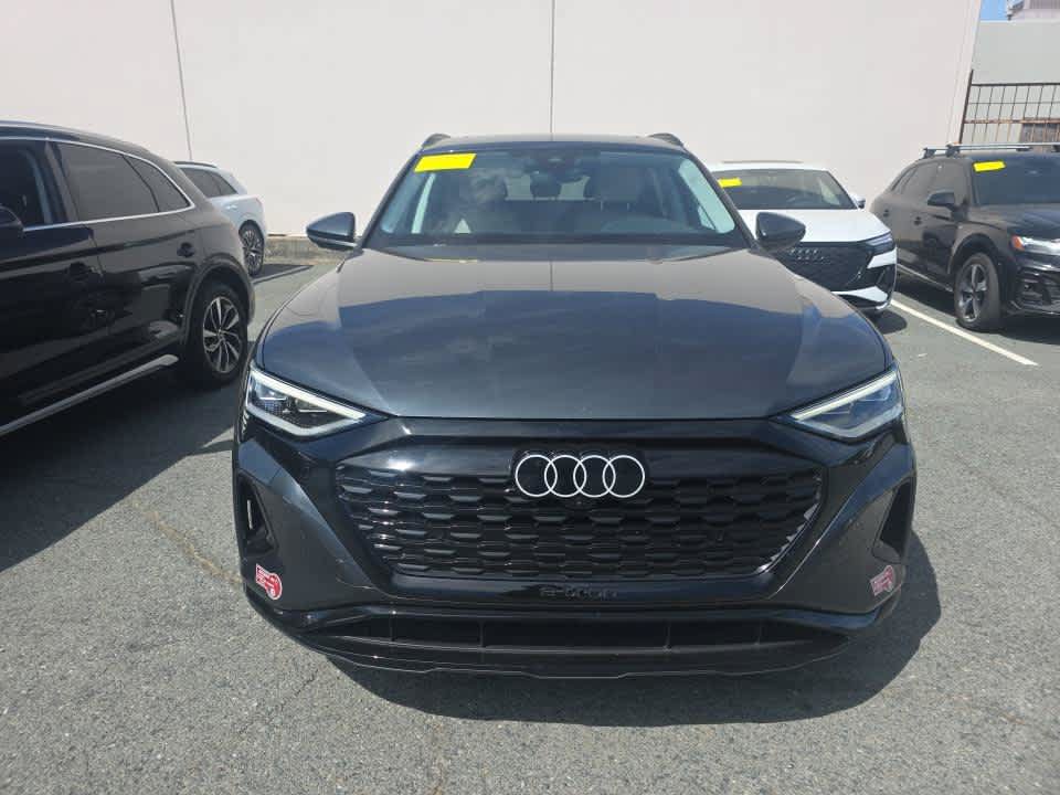 Used 2024 Audi Q8 e-tron Premium Plus w/ Premium Plus Package AWD/4WD image 2