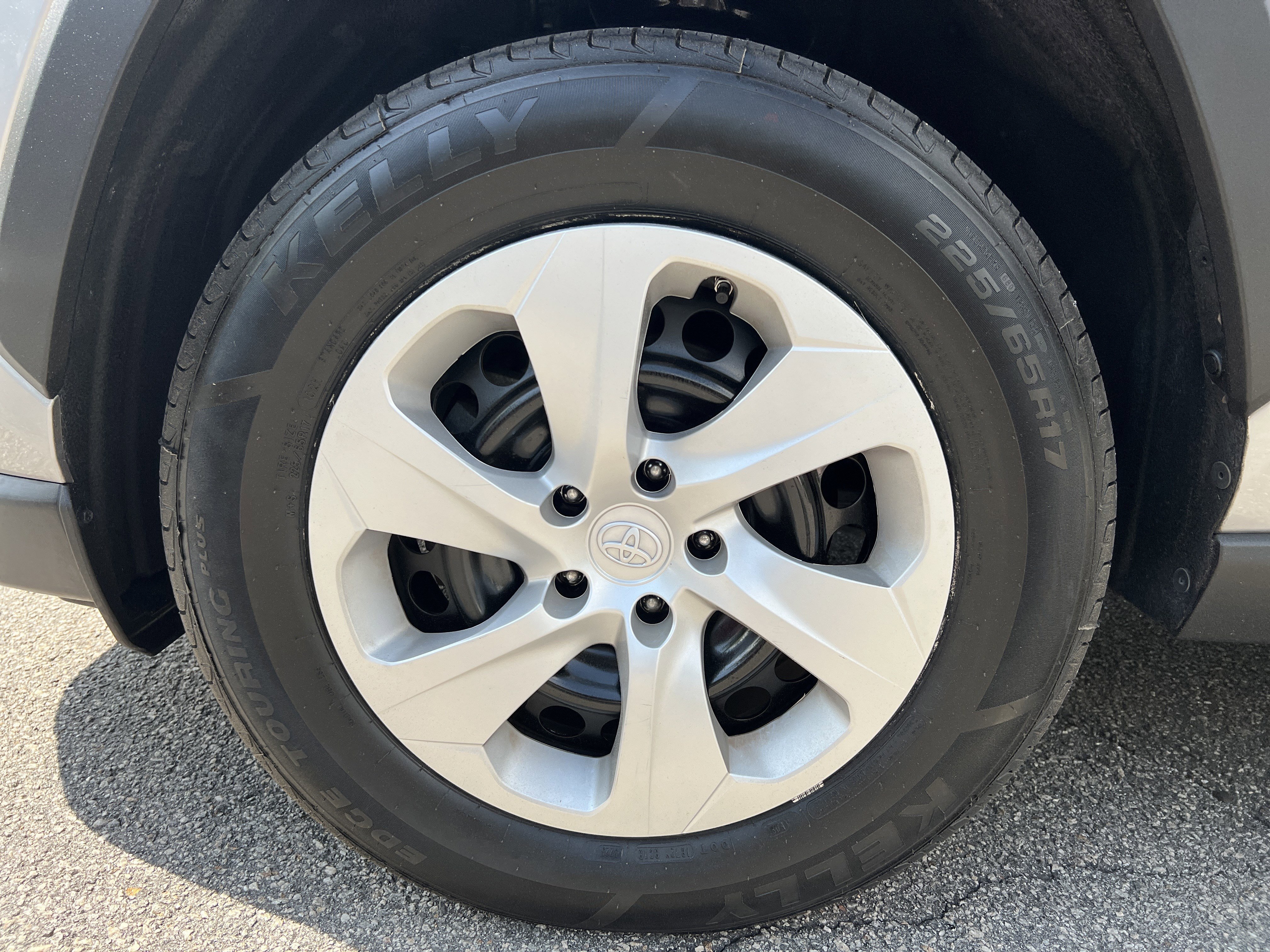 Certified 2020 Toyota RAV4 LE FWD image 21