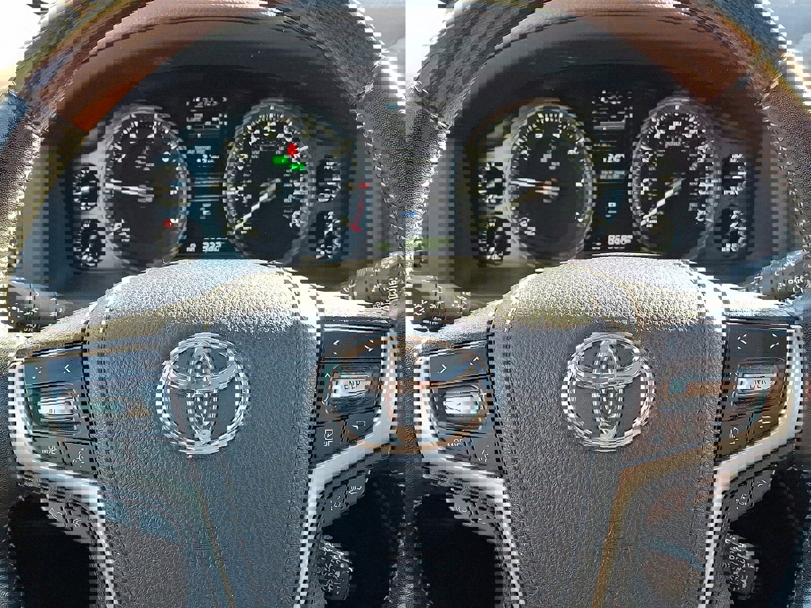 Used 2021 Toyota Land Cruiser image 20