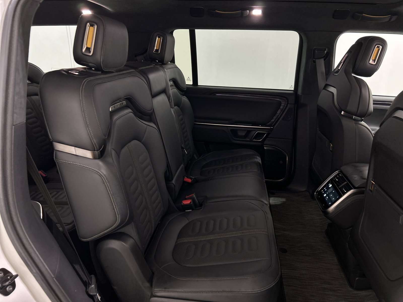 Used 2024 Rivian R1S Adventure image 23