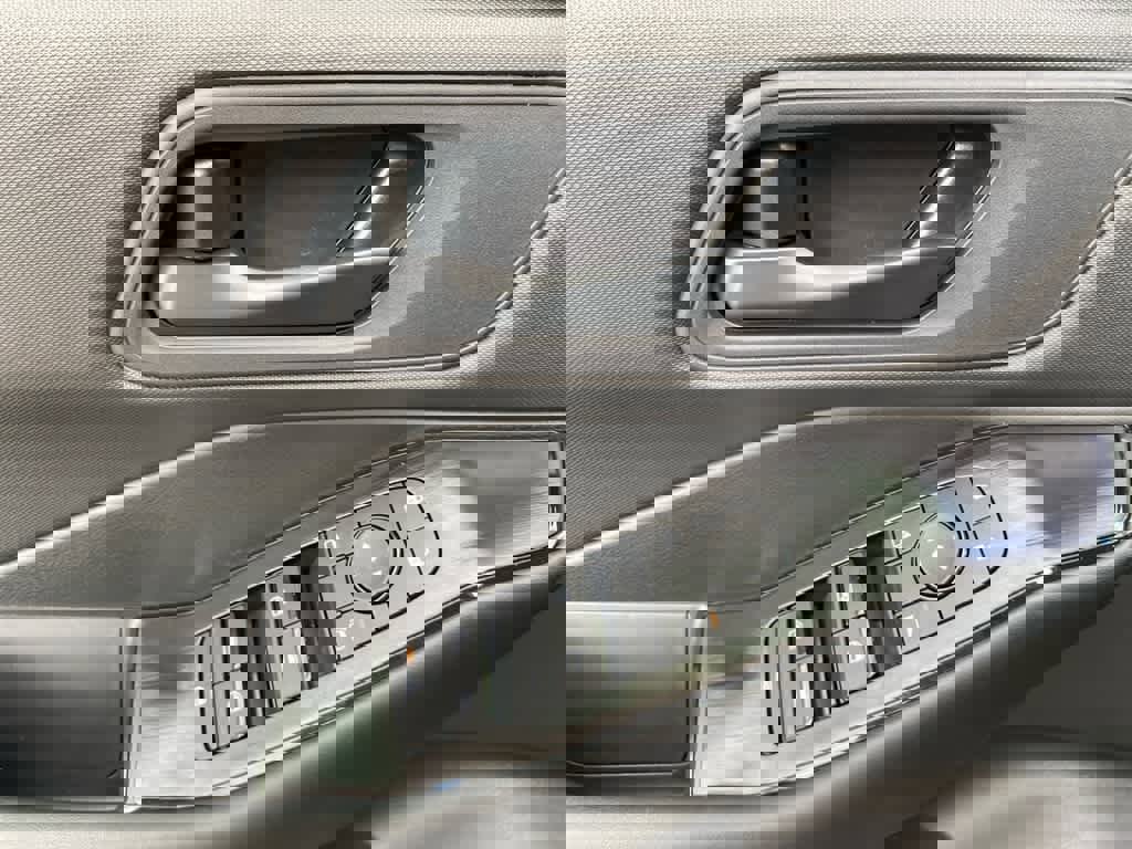 New 2026 Nissan Rogue S image 10