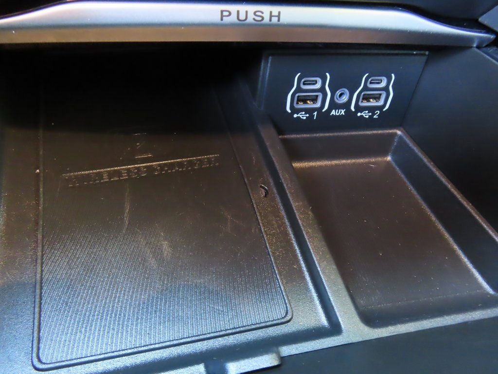 Certified 2022 Chrysler Pacifica Limited w/ S Appearance Package image 11