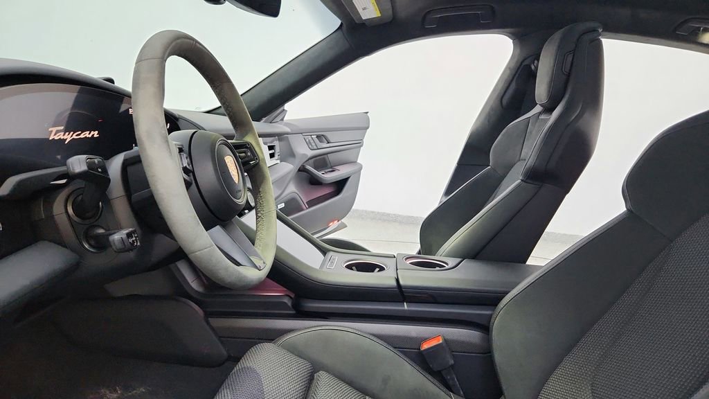 Used 2024 Porsche Taycan GTS image 21