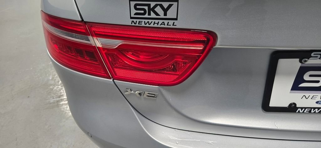 Used 2018 Jaguar XE S image 20