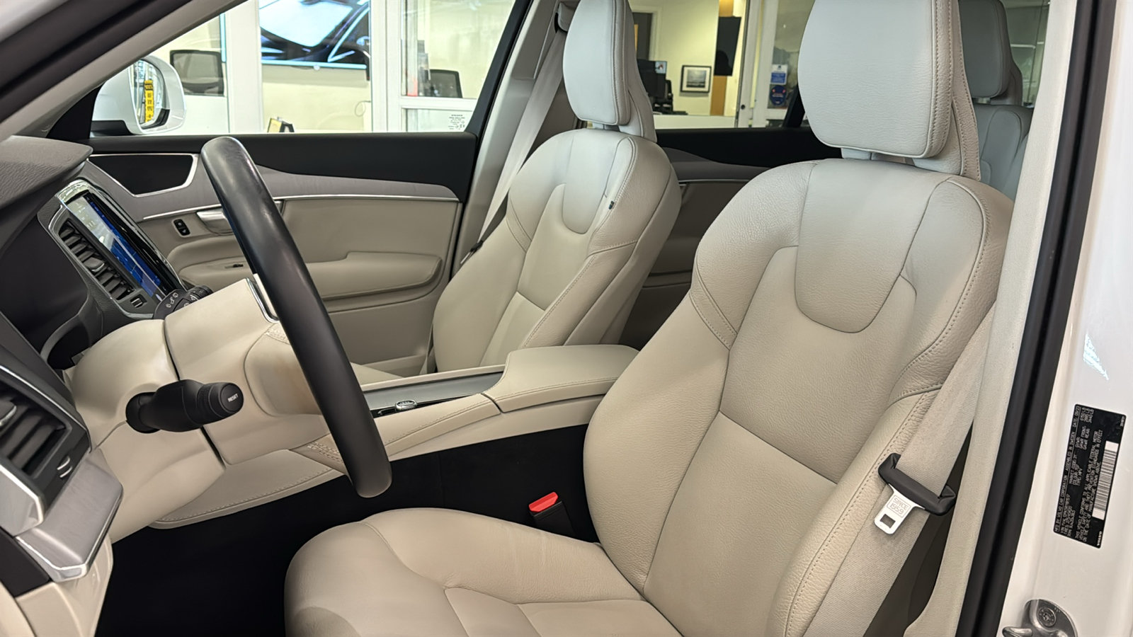 Used 2024 Volvo XC90 B5 Core w/ Protection Package Premier AWD/4WD image 23