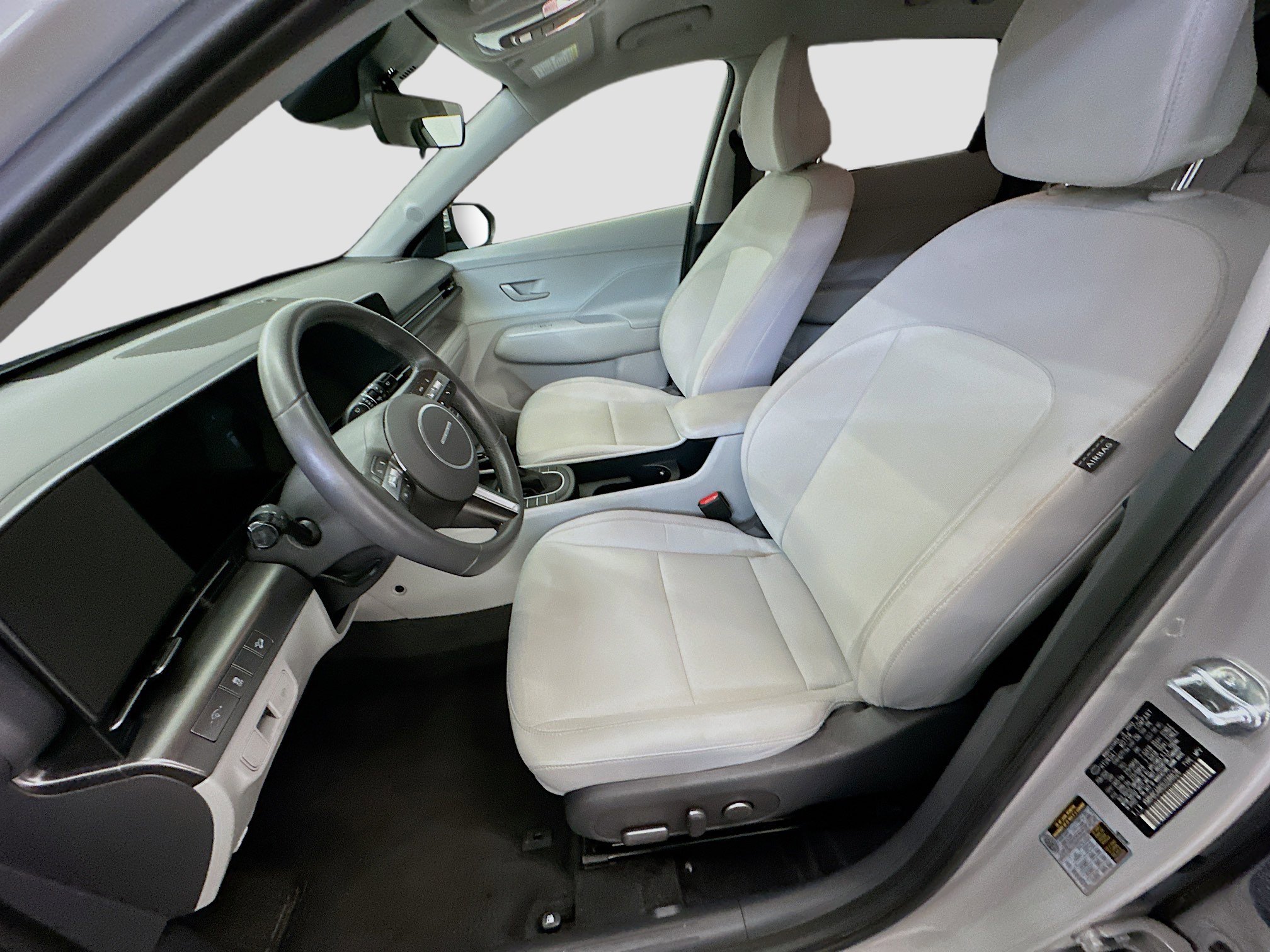 Used 2025 Hyundai Kona SEL image 13