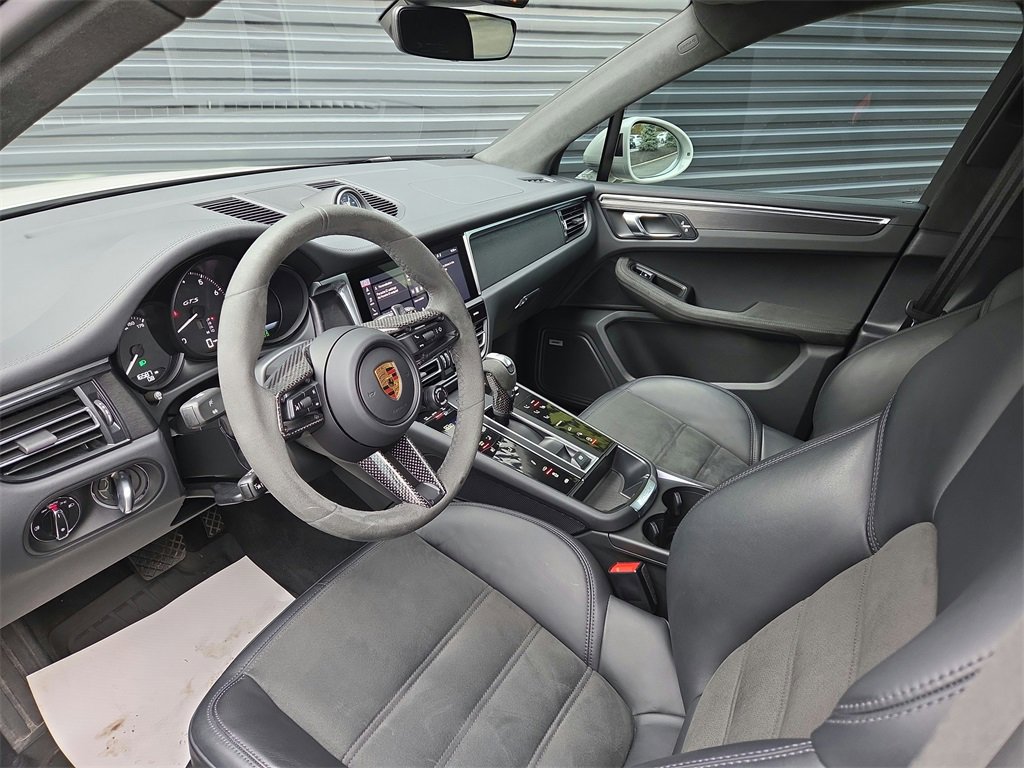 Used 2023 Porsche Macan GTS image 4