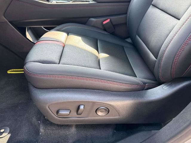 New 2026 Chevrolet Traverse RS image 9