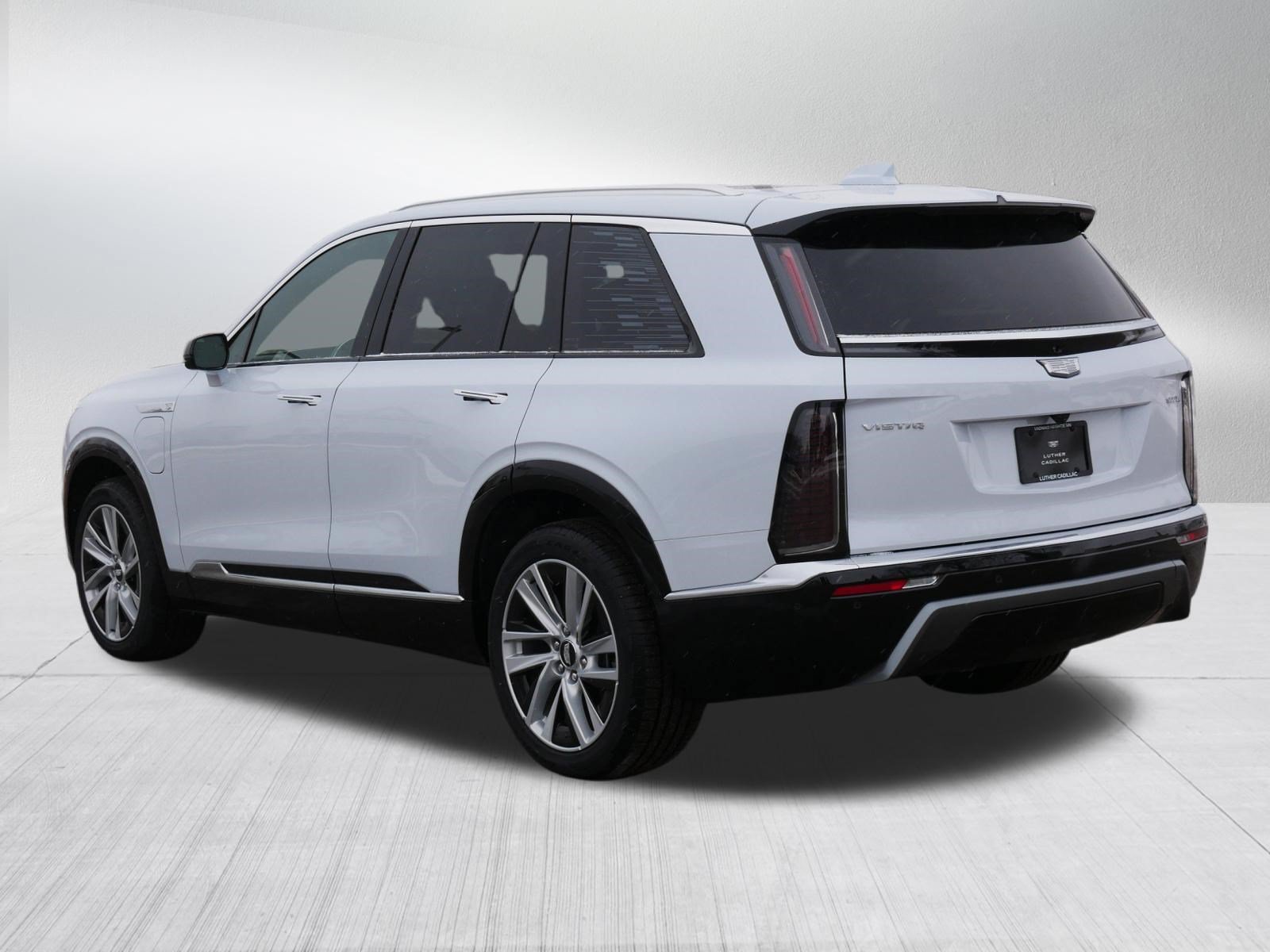 Used 2026 Cadillac Vistiq Luxury w/ LPO, Floor Liner Package AWD/4WD image 4