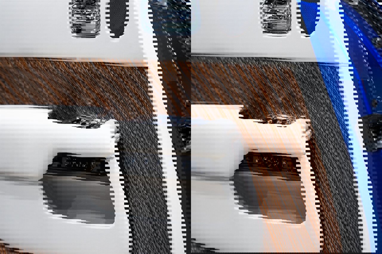 Used 2016 Rolls-Royce Dawn image 29