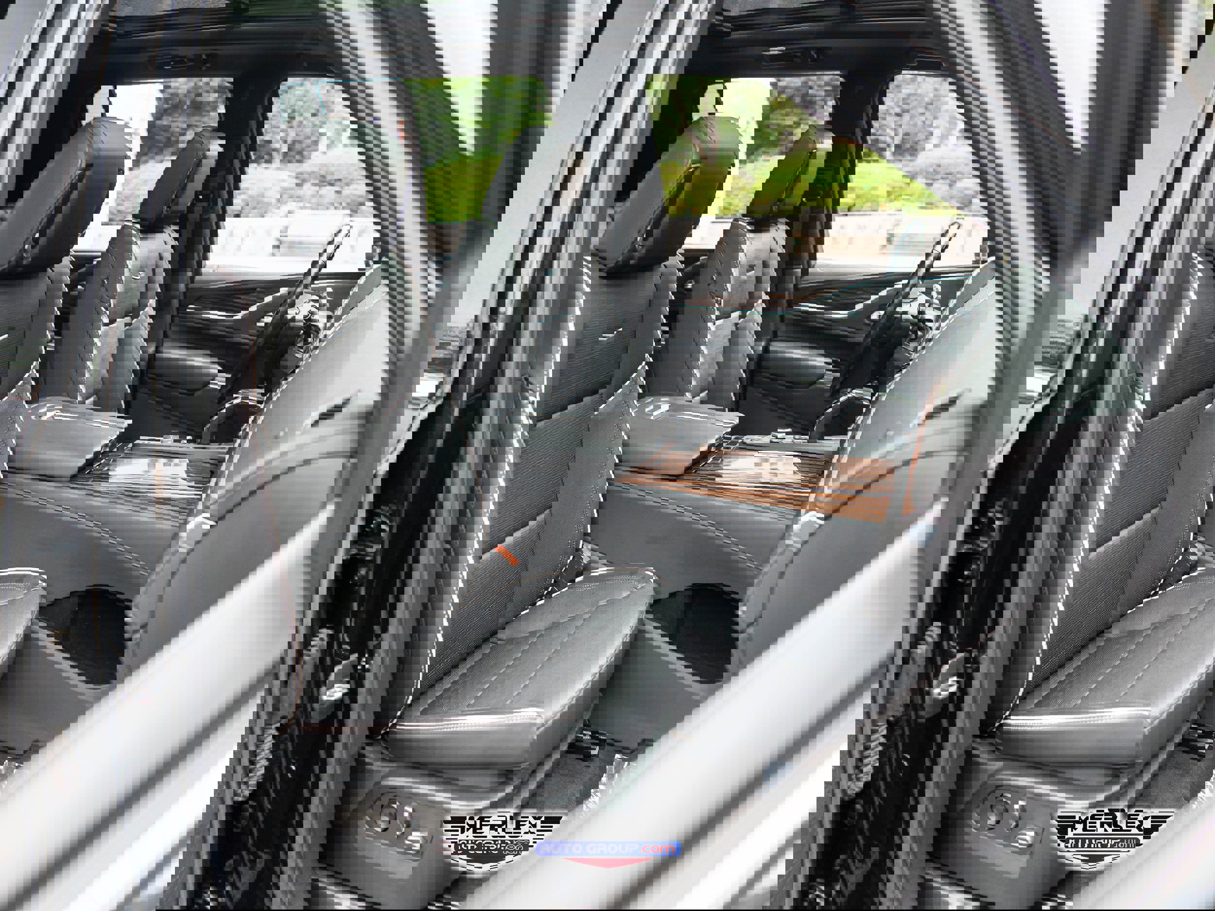 Used 2022 Cadillac Escalade ESV Premium Luxury image 17