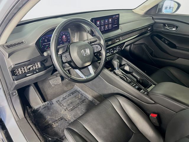 Used 2024 Honda Accord Touring image 11