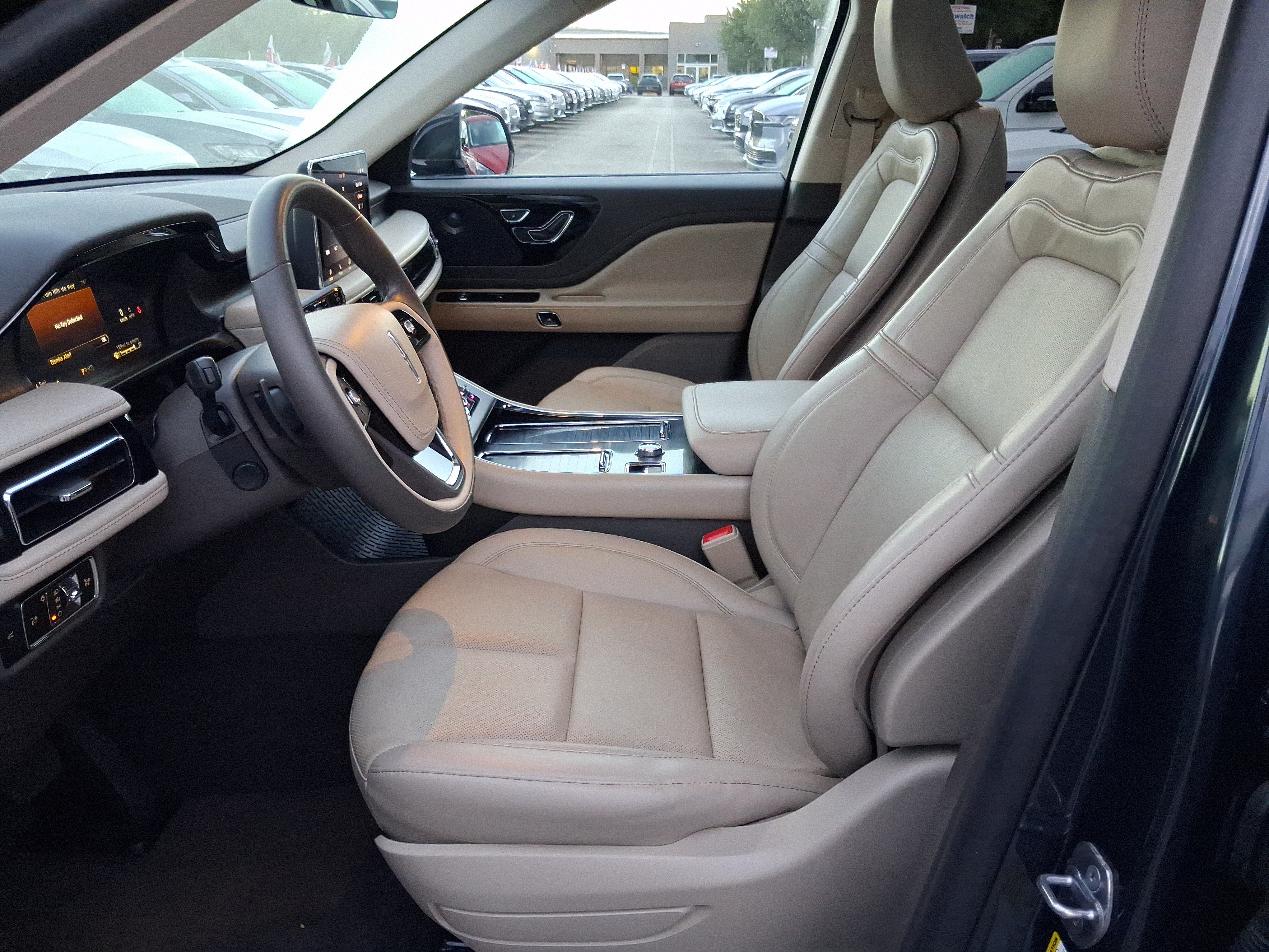 Certified 2024 Lincoln Aviator Reserve RWD image 12