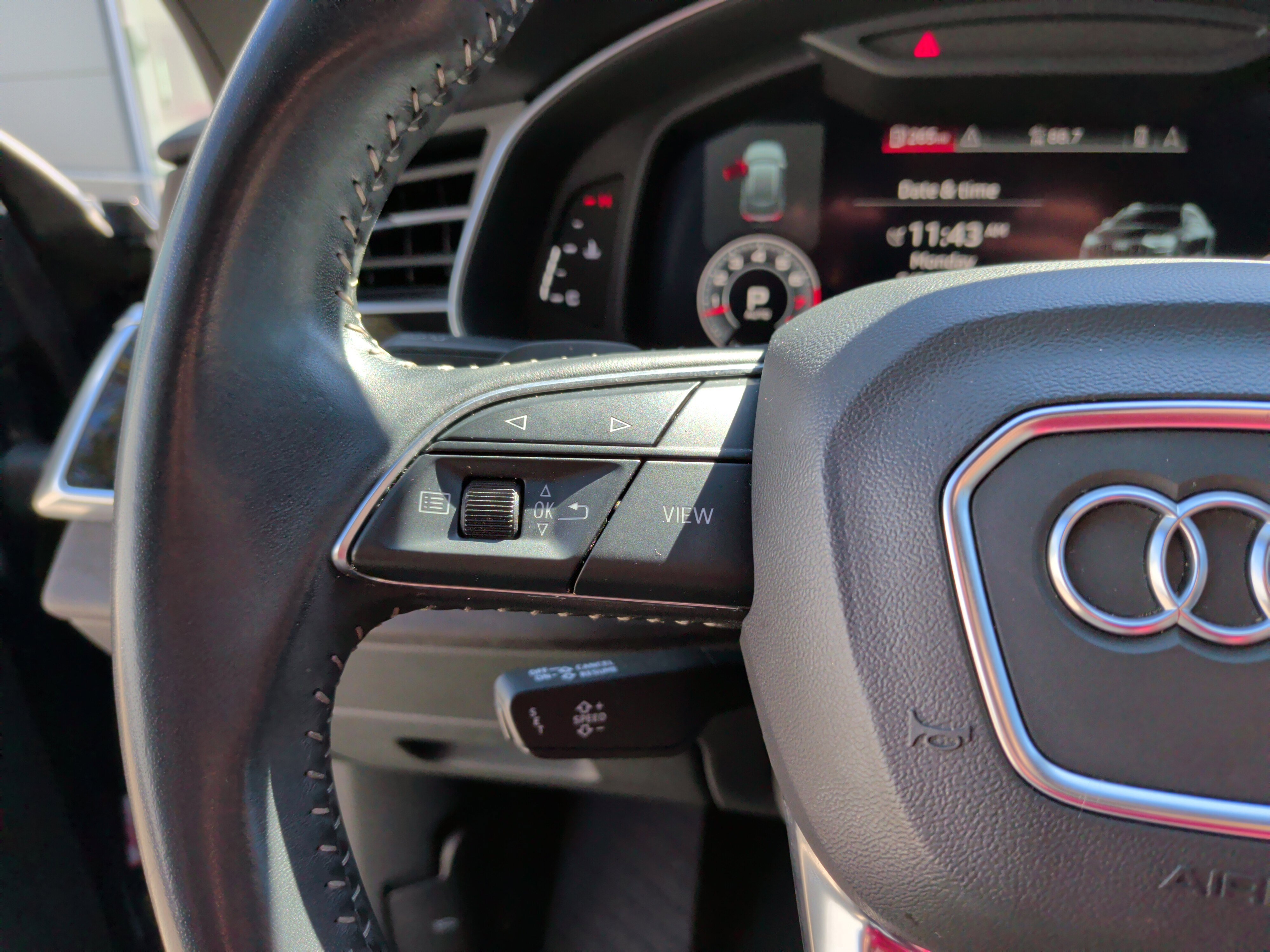 Used 2019 Audi Q8 Premium Plus w/ Premium Plus image 19