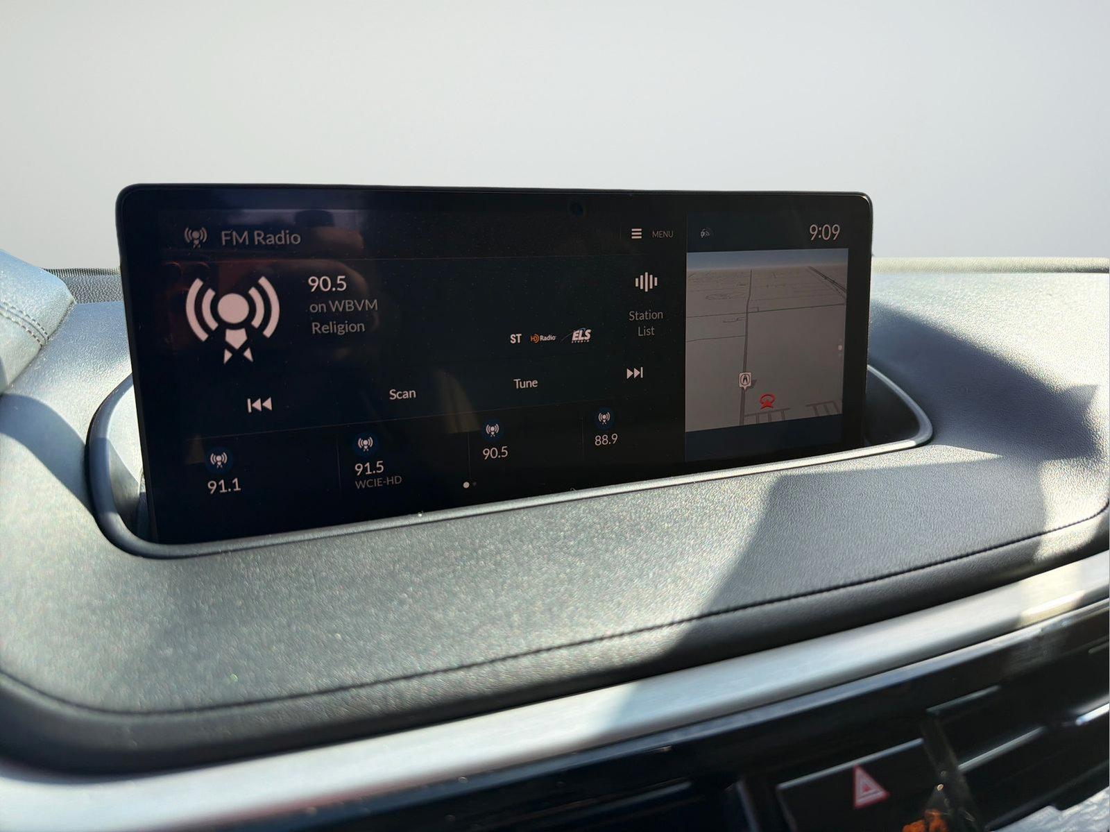 Used 2022 Acura MDX FWD w/ Technology Package image 18