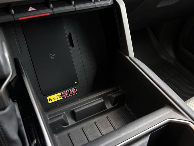 Used 2025 Toyota Tundra Limited AWD/4WD image 21