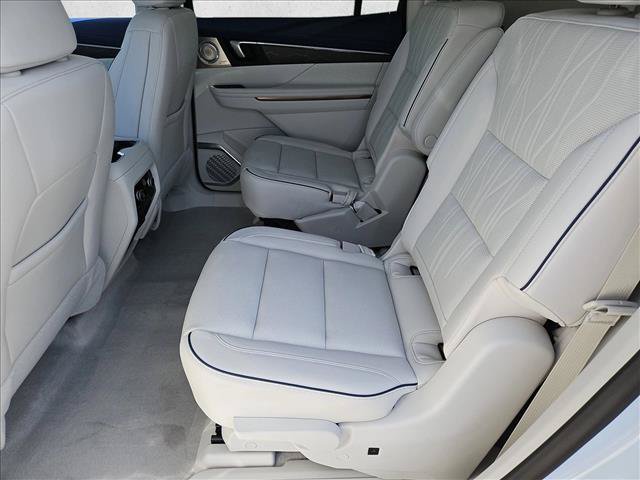 New 2026 Buick Enclave Avenir w/ Super Cruise Package FWD image 16