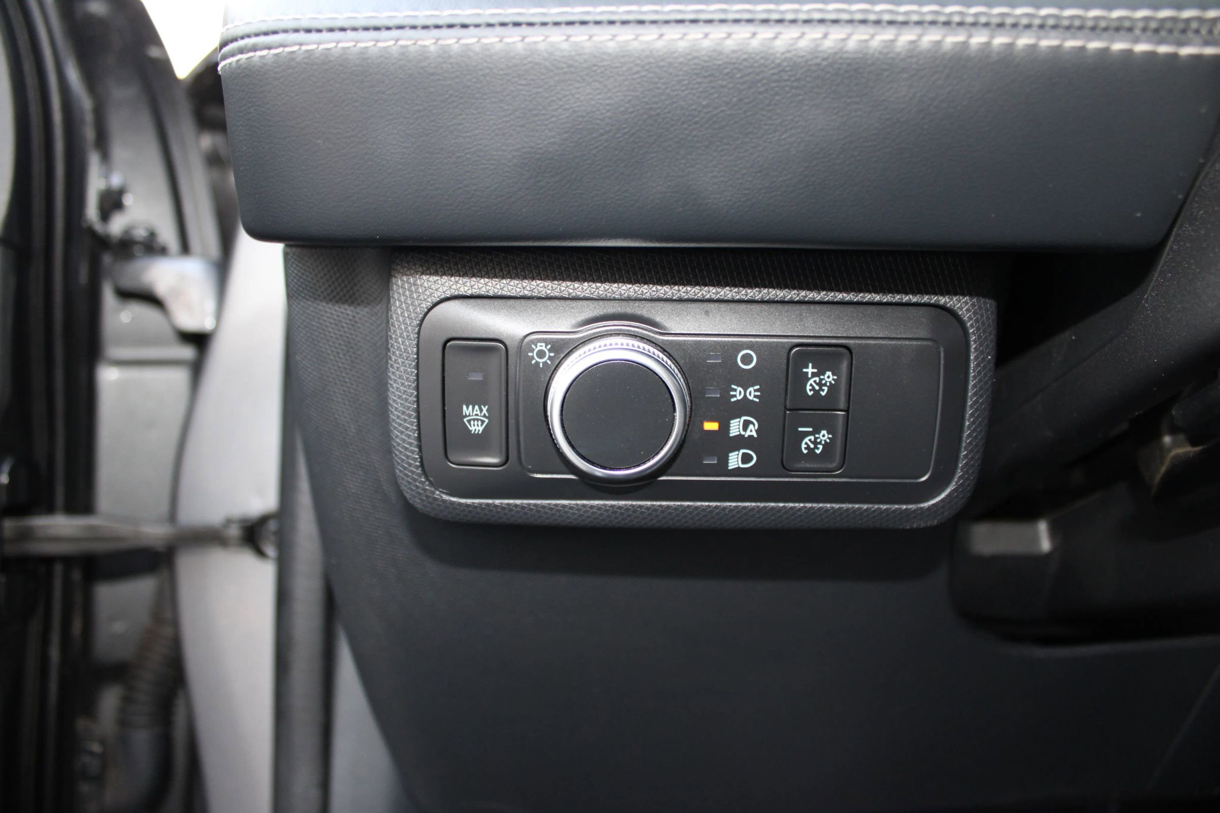 Used 2021 Ford Mustang Mach-E Premium image 12